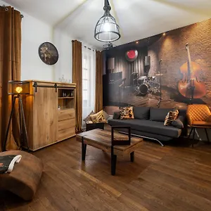 le-petit-gentleman-vienna-authentica.hotels-rhonealpes.com/