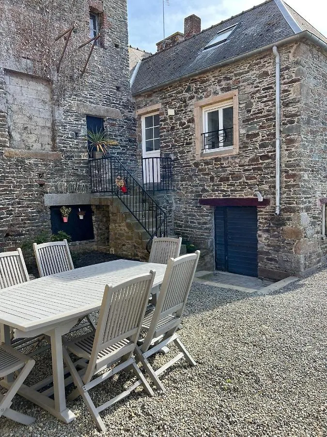 Domaine De La Ville Cherel, Maison En Pierre Pontorson